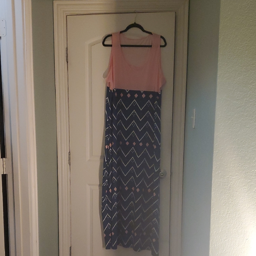 Sleeveless Pink and Navy Chevron Maxi Dress
